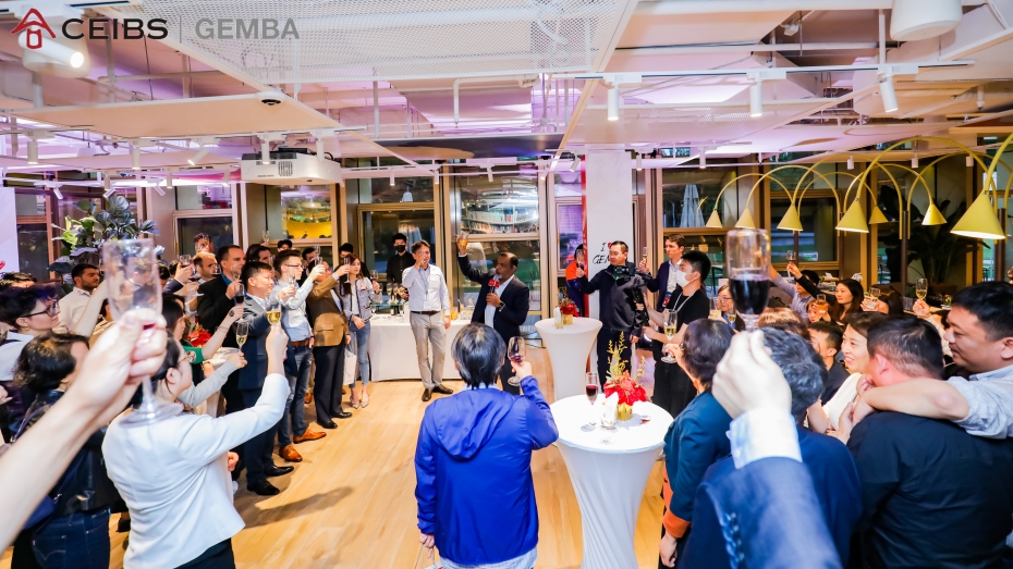 CEIBS alumni Beijing reunion cheers